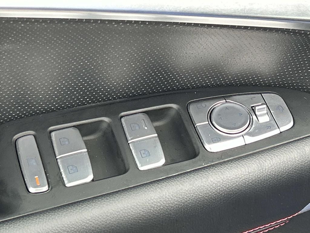 2025 Genesis G70 3.3T Sport Advanced