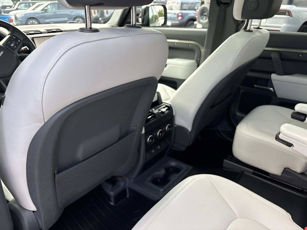 2025 Land Rover Defender X-Dynamic SE