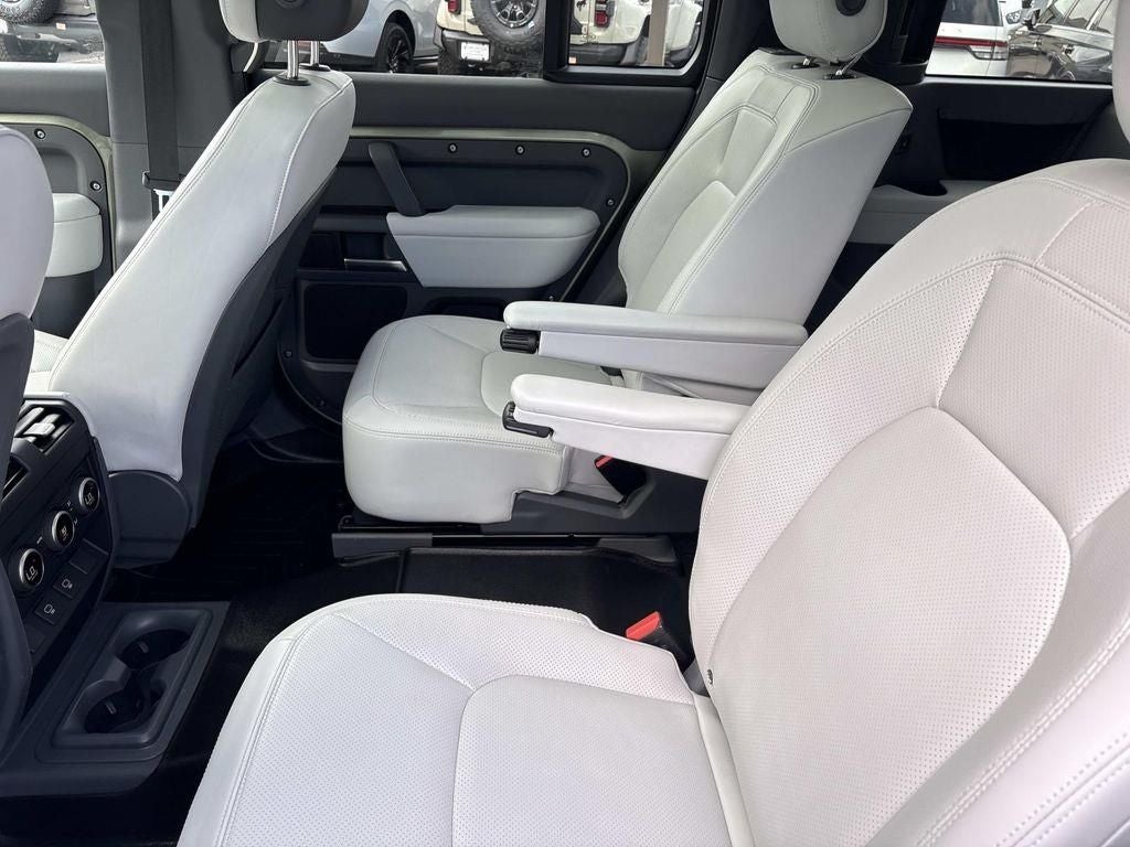 2025 Land Rover Defender X-Dynamic SE