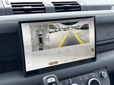 2025 Land Rover Defender X-Dynamic SE