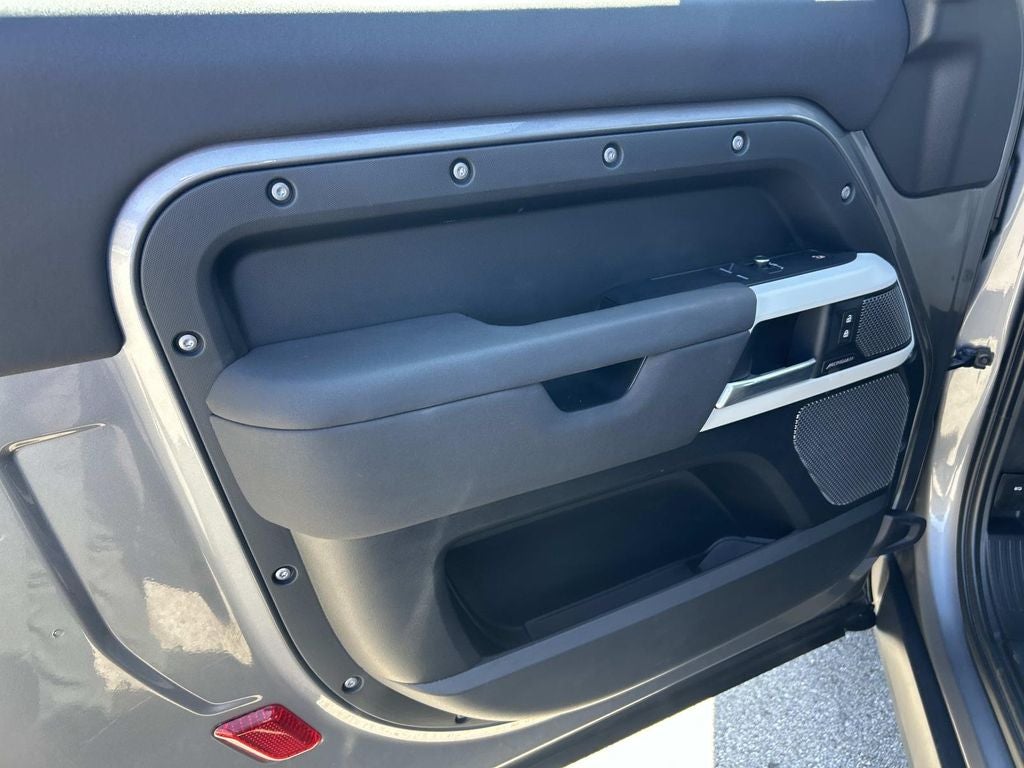 2022 Land Rover Defender X-Dynamic S