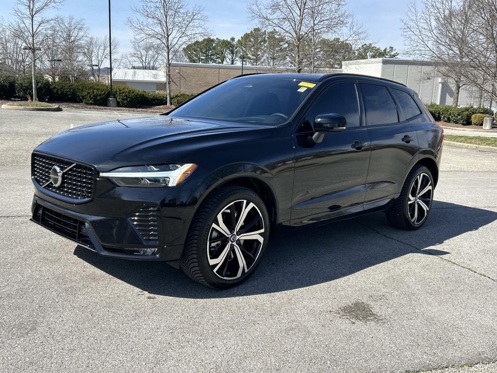 2022 Volvo XC60 R-Design