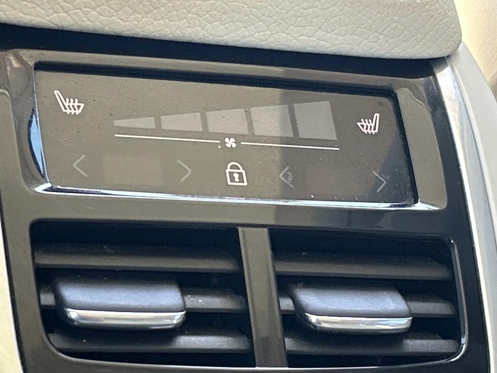 2020 Volvo XC90 Momentum