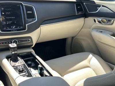 2020 Volvo XC90 Momentum